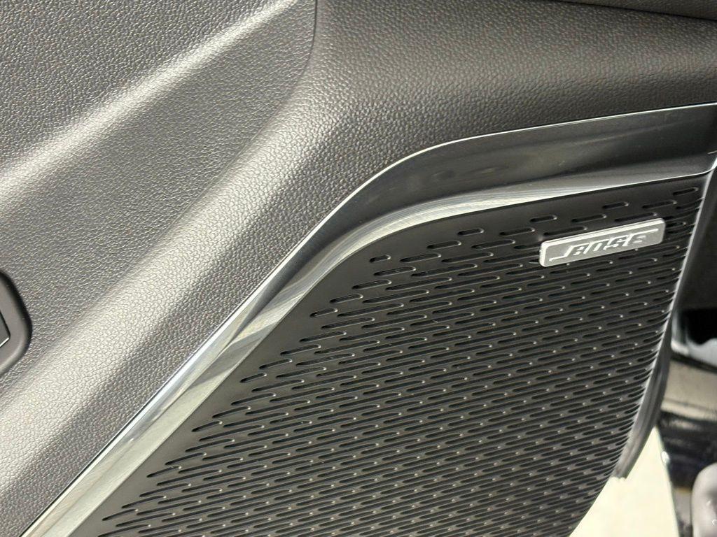 new 2026 Chevrolet Traverse car, priced at $60,014