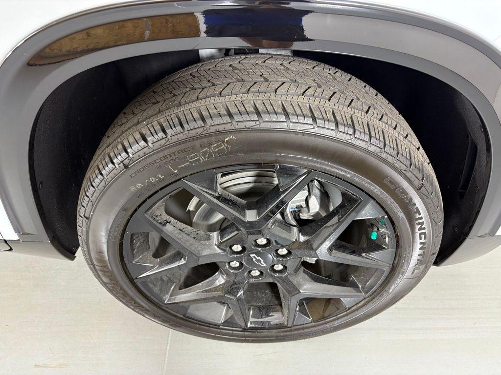 new 2026 Chevrolet Traverse car, priced at $60,014