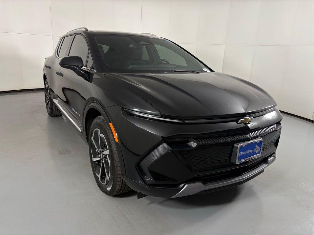 used 2025 Chevrolet Equinox EV car, priced at $25,500