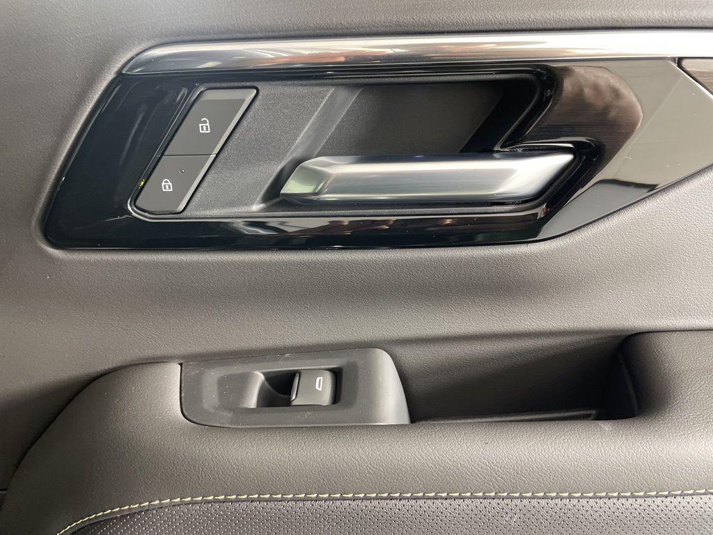 new 2025 Chevrolet Tahoe car, priced at $77,201