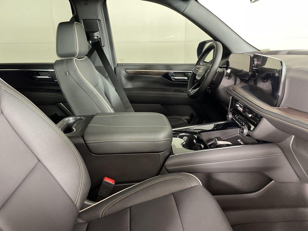 new 2025 Chevrolet Suburban car, priced at $76,489