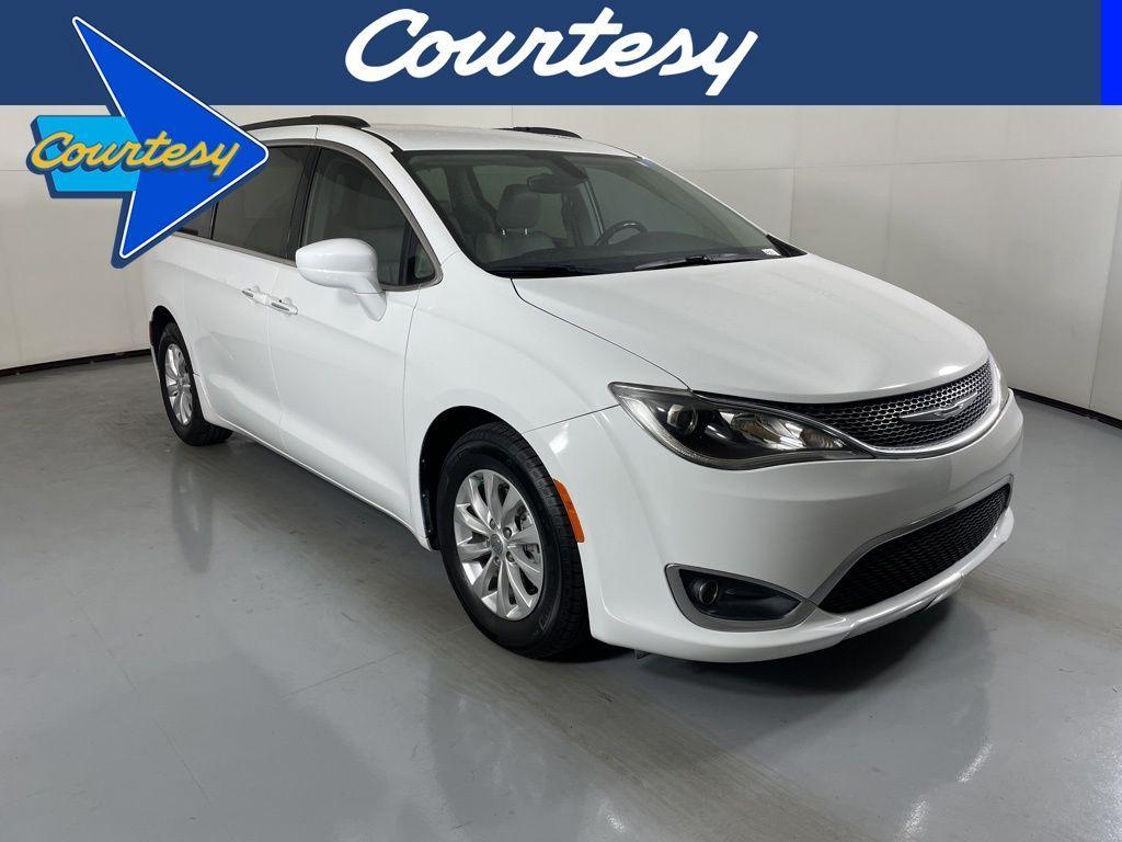 used 2017 Chrysler Pacifica car, priced at $13,100