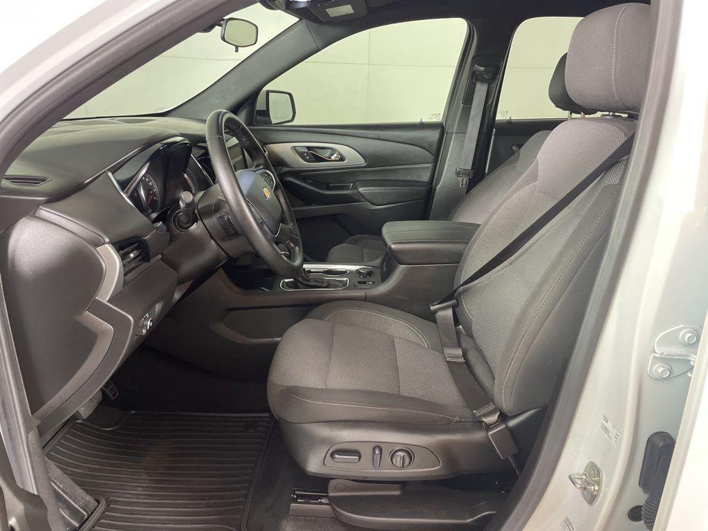used 2023 Chevrolet Traverse car, priced at $30,200