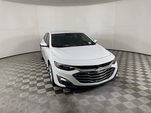 new 2025 Chevrolet Malibu car, priced at $27,619