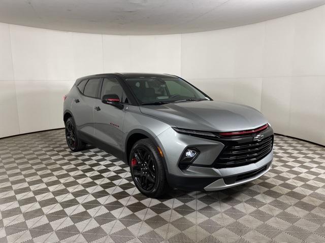 new 2025 Chevrolet Blazer car, priced at $38,014