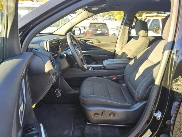 used 2025 Chevrolet Traverse car, priced at $37,000