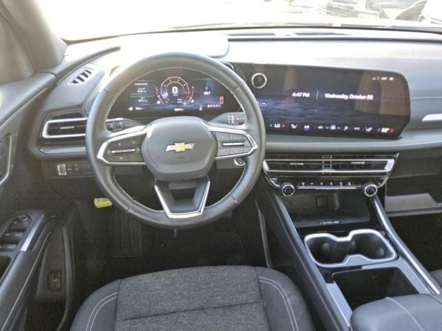 used 2025 Chevrolet Traverse car, priced at $37,000