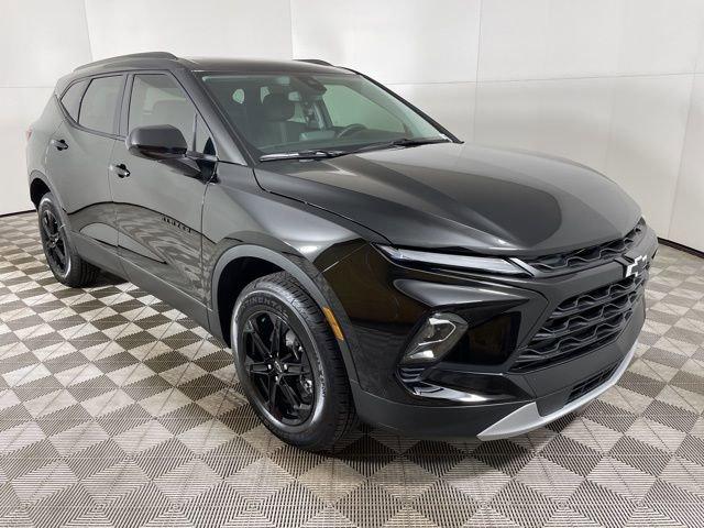 new 2025 Chevrolet Blazer car, priced at $33,555