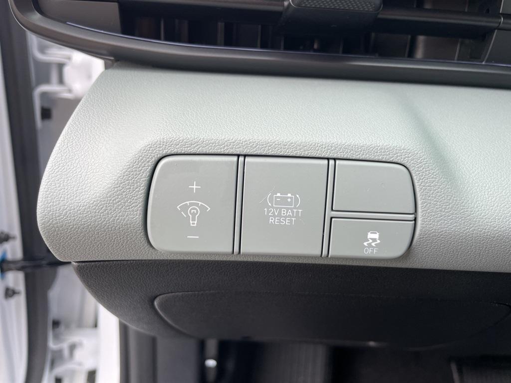 new 2025 Hyundai ELANTRA HEV car, priced at $30,235