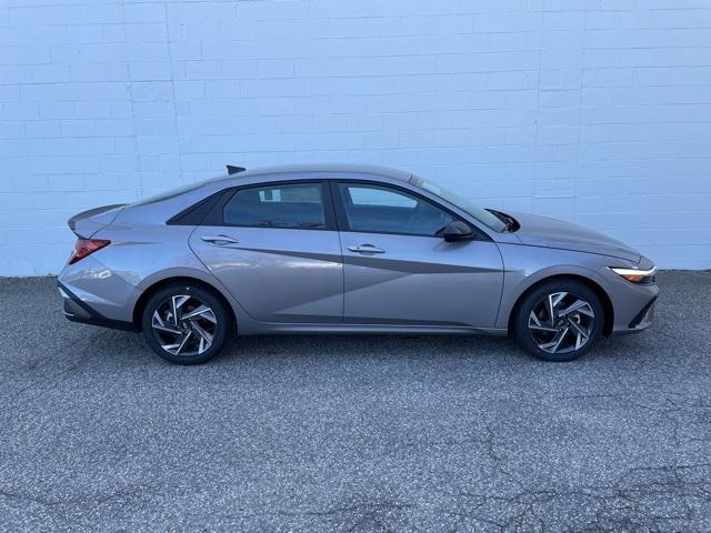 new 2025 Hyundai Elantra car, priced at $24,220