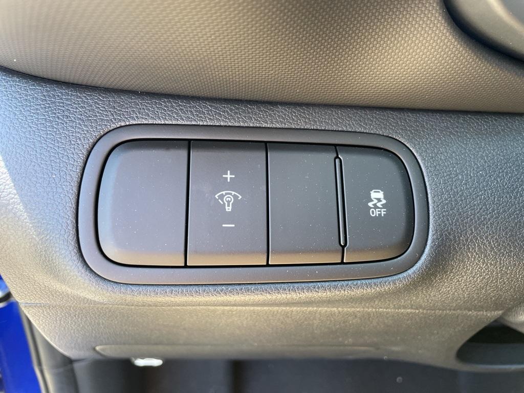 new 2025 Hyundai Venue car, priced at $24,165