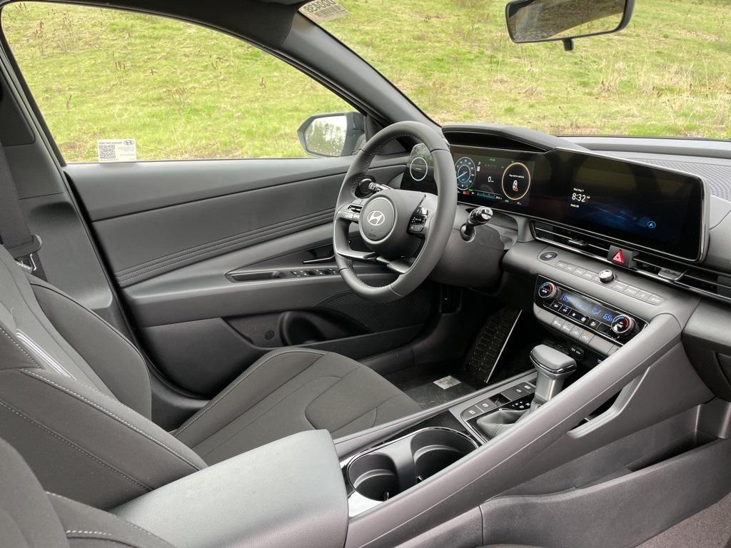 new 2025 Hyundai ELANTRA HEV car, priced at $27,412