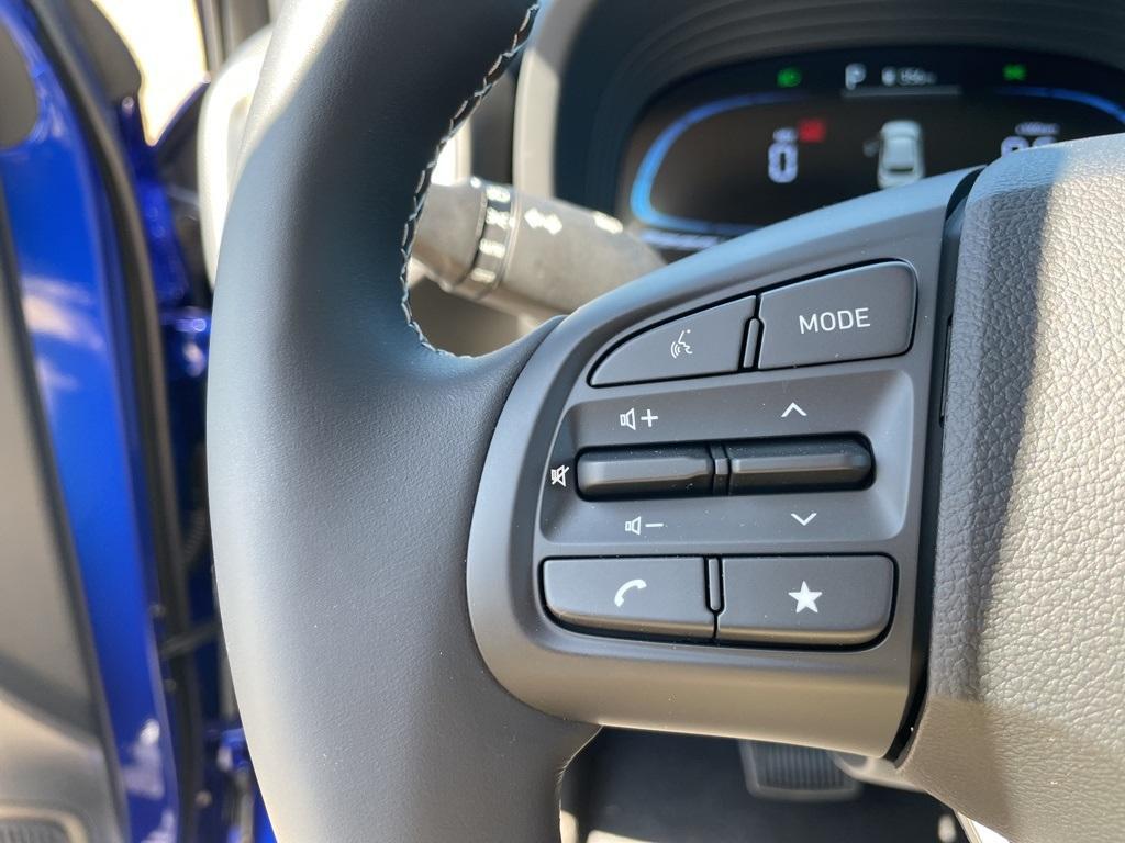 new 2025 Hyundai Venue car, priced at $23,040