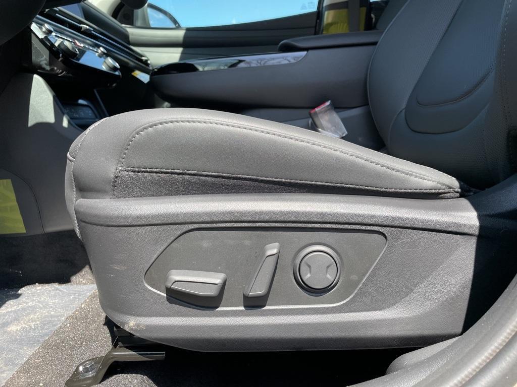 new 2025 Hyundai TUCSON Hybrid car, priced at $36,493