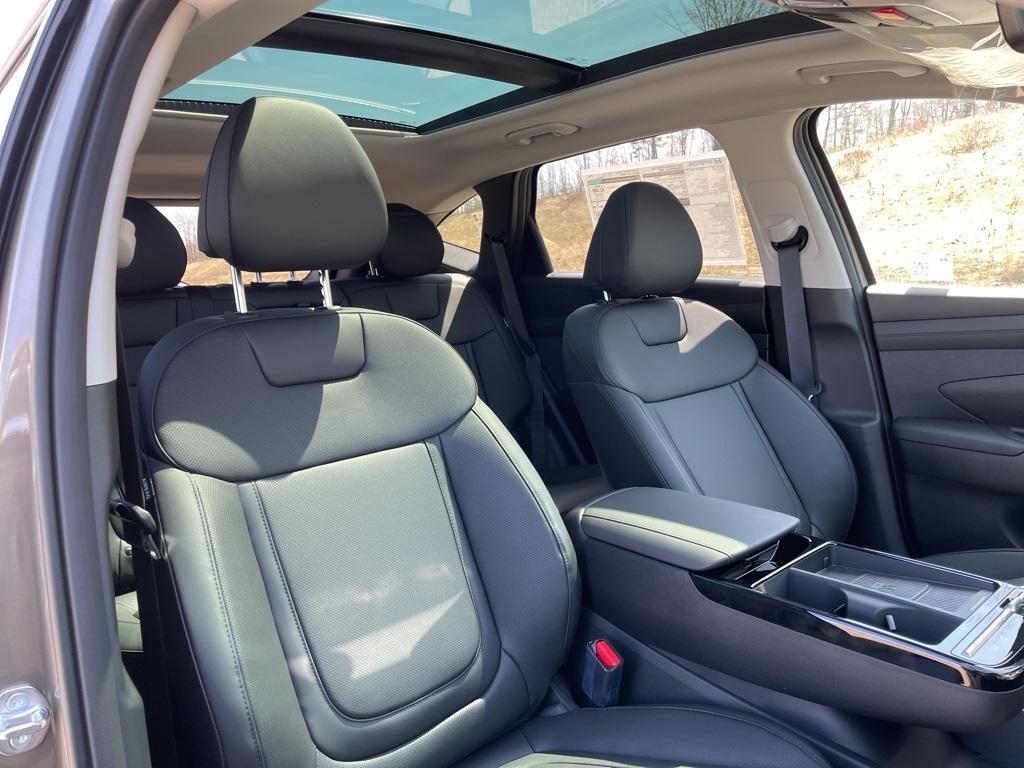 new 2025 Hyundai TUCSON Hybrid car, priced at $36,493