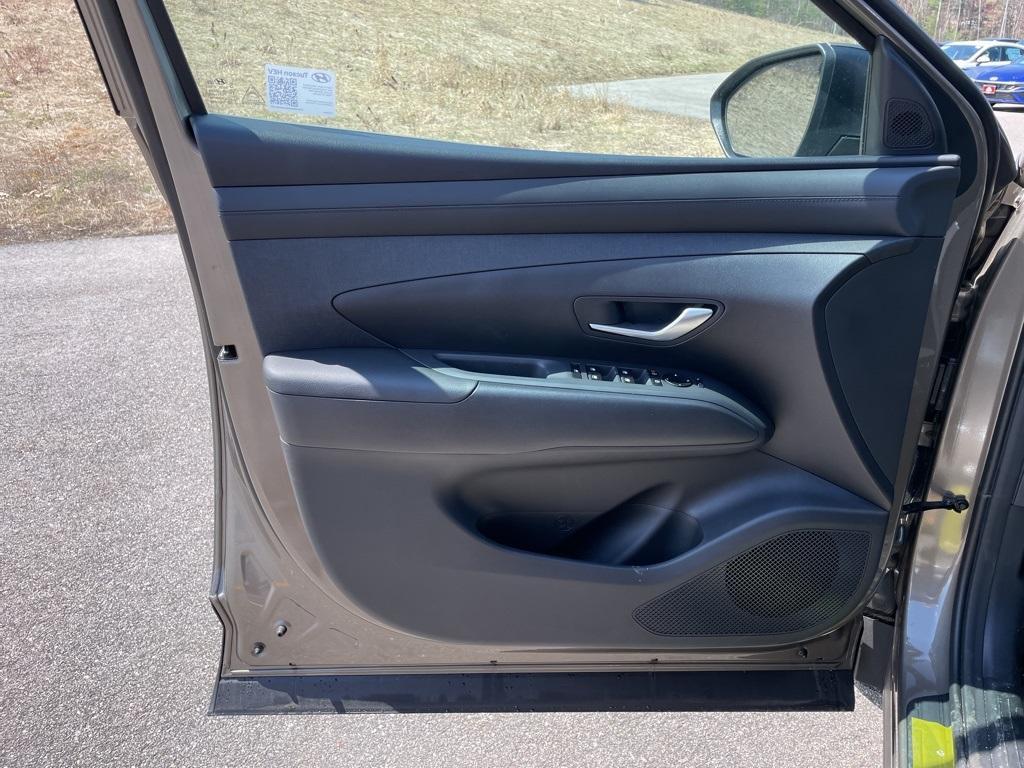 new 2025 Hyundai TUCSON Hybrid car, priced at $36,493
