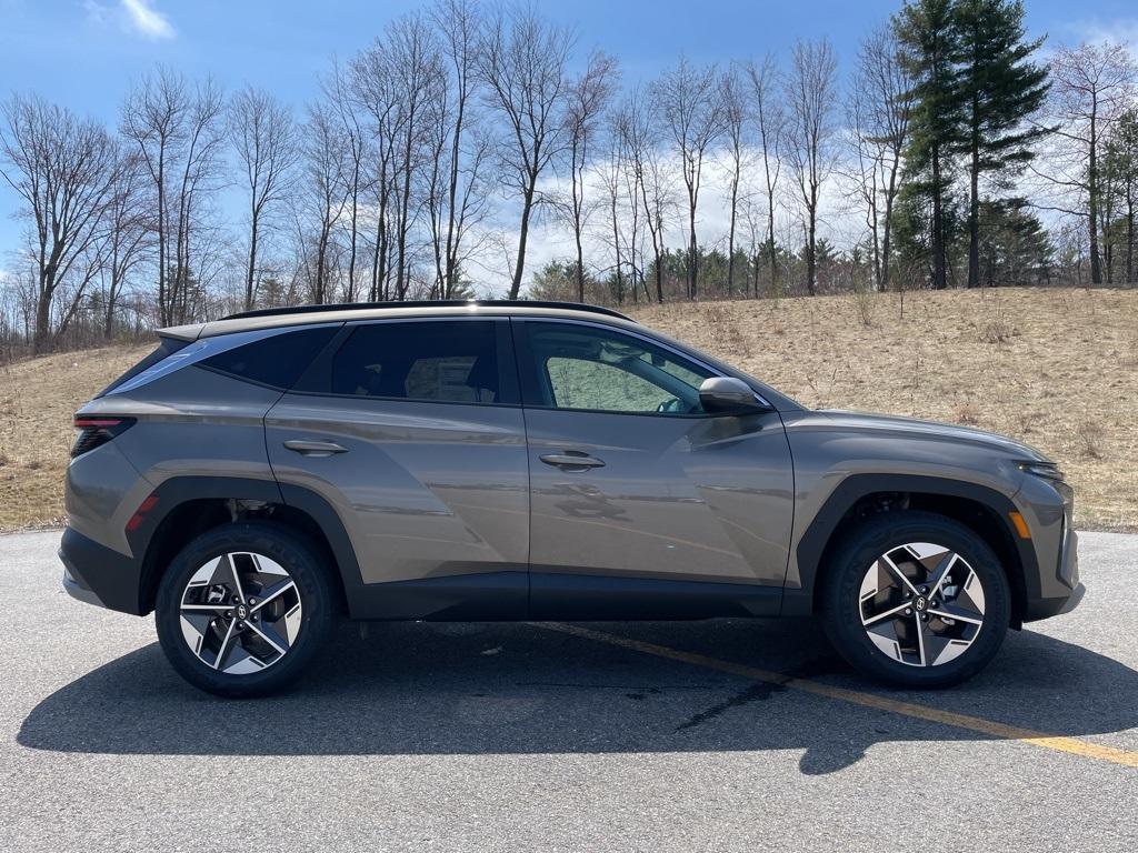 new 2025 Hyundai TUCSON Hybrid car, priced at $36,493