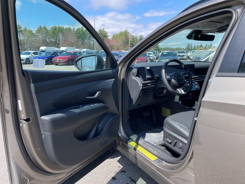 new 2025 Hyundai TUCSON Hybrid car, priced at $36,493