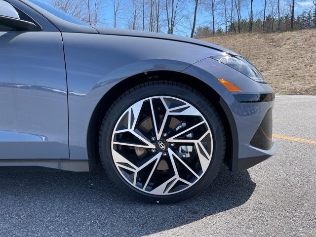 new 2025 Hyundai IONIQ 6 car, priced at $43,278