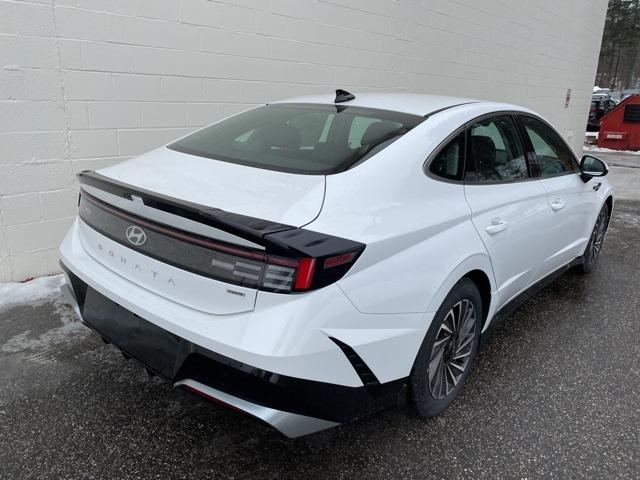 new 2025 Hyundai Sonata Hybrid car, priced at $33,015