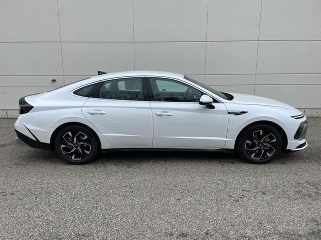 new 2024 Hyundai Sonata car, priced at $28,660