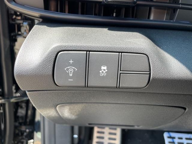 new 2025 Hyundai Elantra car, priced at $28,582