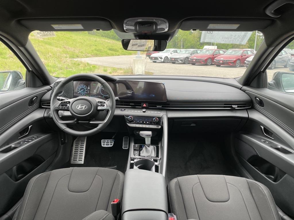 new 2025 Hyundai ELANTRA HEV car, priced at $27,901