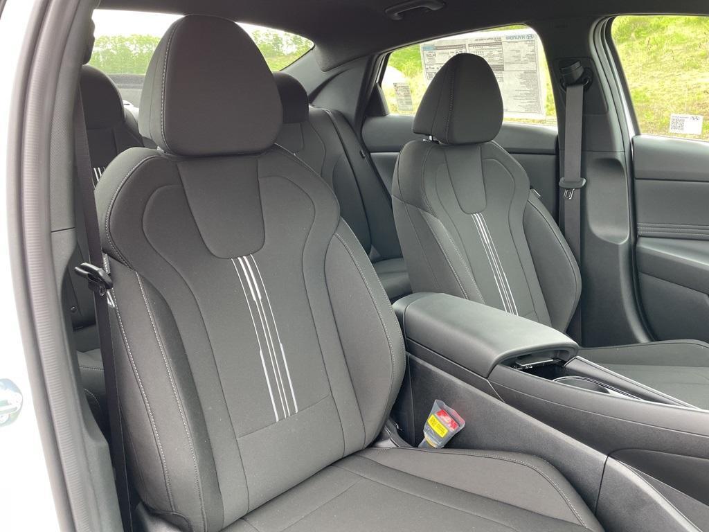 new 2025 Hyundai ELANTRA HEV car, priced at $27,901