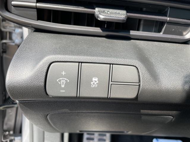 new 2025 Hyundai Elantra car, priced at $23,052