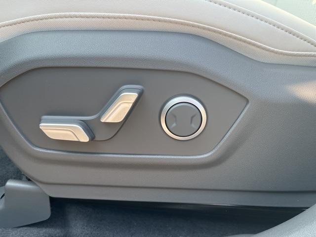 new 2025 Hyundai SANTA FE HEV car, priced at $39,101