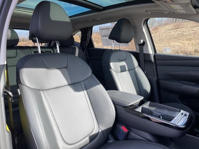 new 2025 Hyundai TUCSON Hybrid car, priced at $36,447