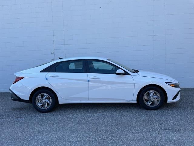 new 2025 Hyundai Elantra car, priced at $22,819
