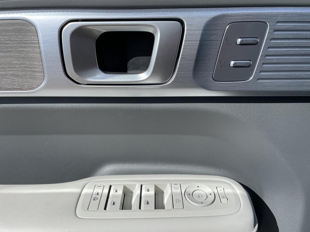 new 2025 Hyundai SANTA FE HEV car, priced at $45,605