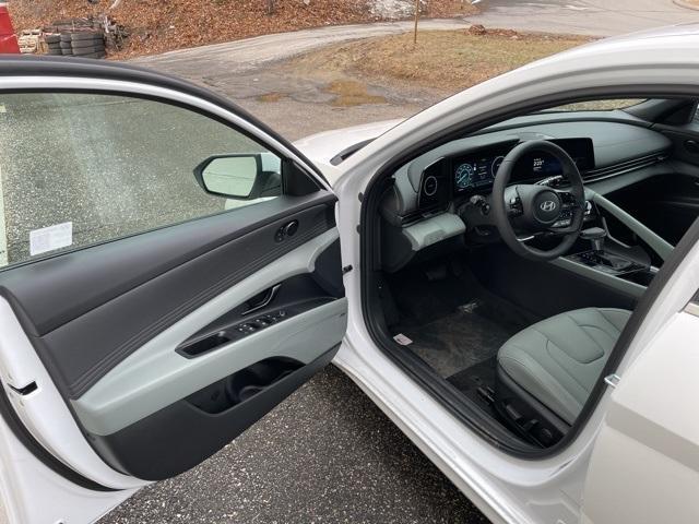 new 2025 Hyundai ELANTRA HEV car, priced at $31,386