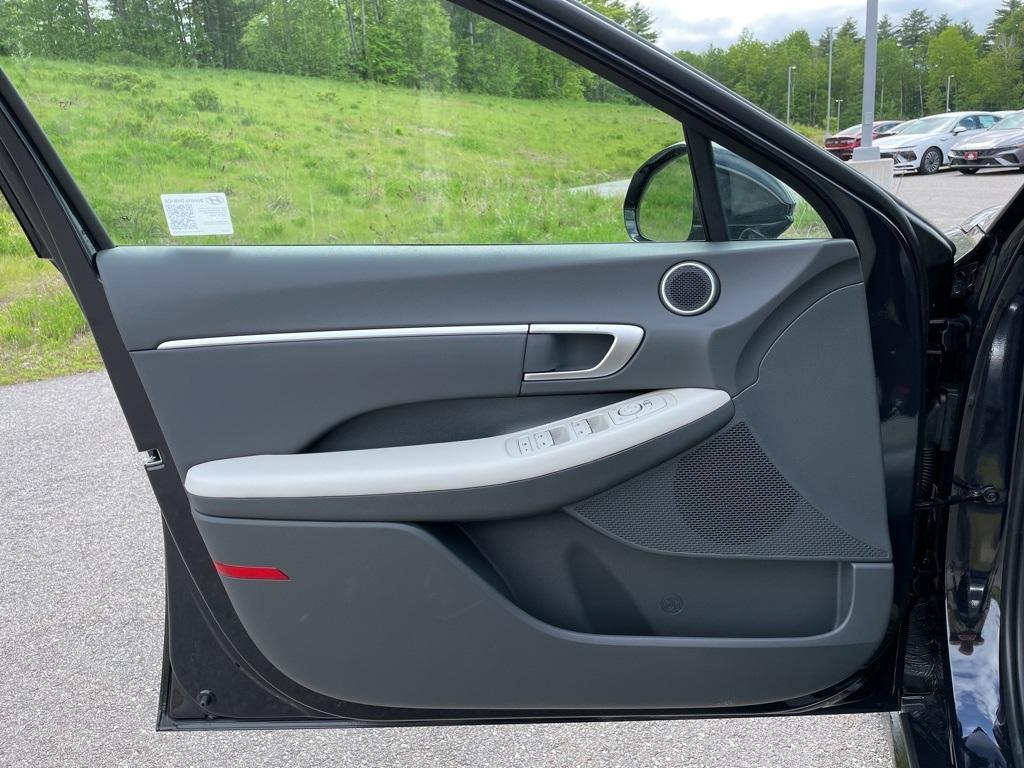 new 2025 Hyundai Sonata car, priced at $29,057