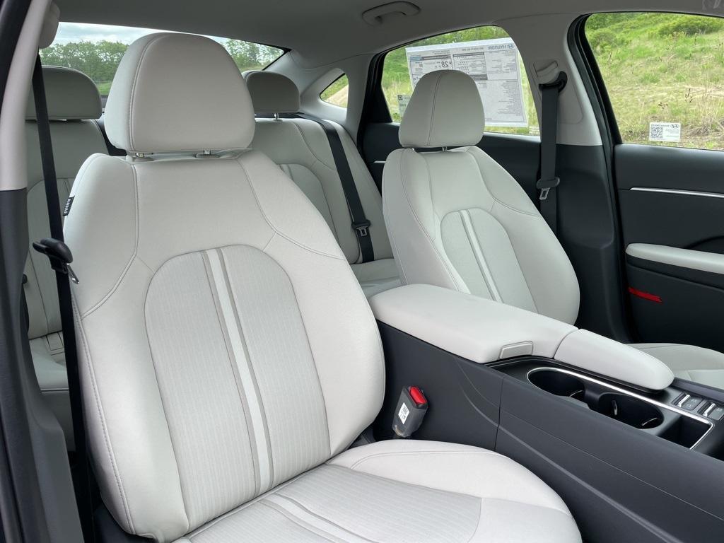 new 2025 Hyundai Sonata car, priced at $29,057