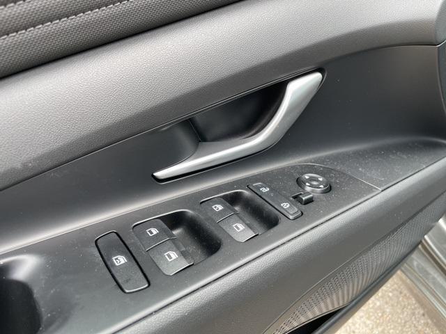 new 2025 Hyundai Elantra car, priced at $25,324