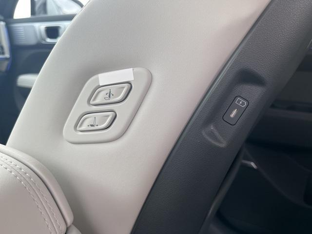 new 2025 Hyundai SANTA FE HEV car, priced at $47,589