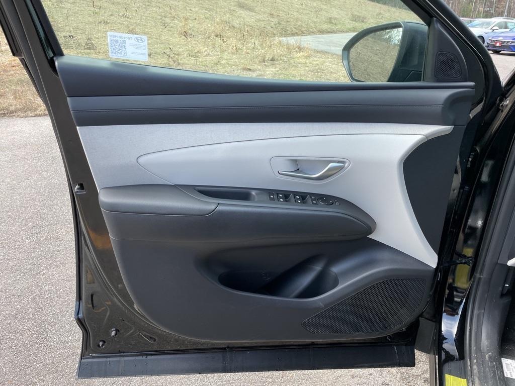 new 2025 Hyundai TUCSON Hybrid car, priced at $36,433