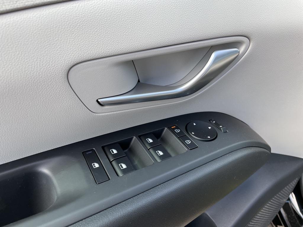 new 2025 Hyundai TUCSON Hybrid car, priced at $36,433
