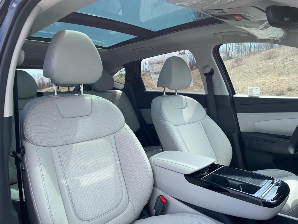 new 2025 Hyundai TUCSON Hybrid car, priced at $36,433