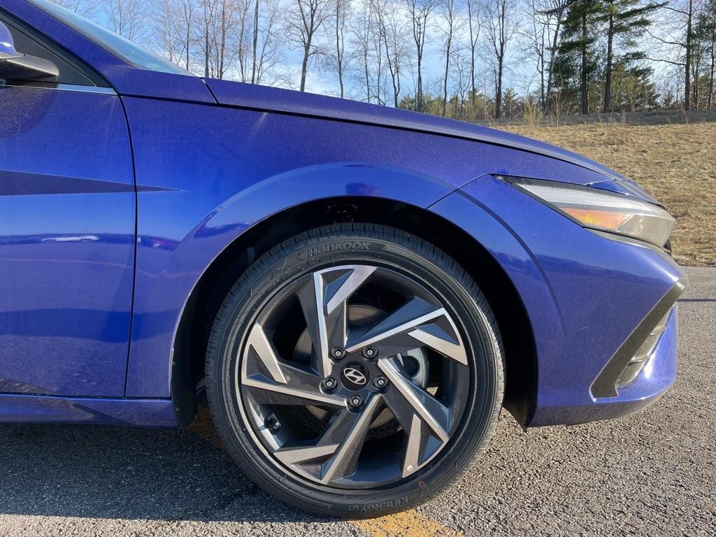 new 2025 Hyundai Elantra car, priced at $26,647
