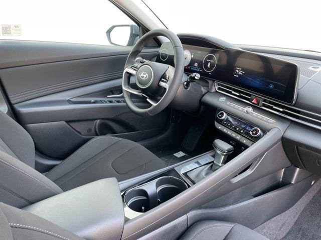 new 2025 Hyundai Elantra car, priced at $25,372