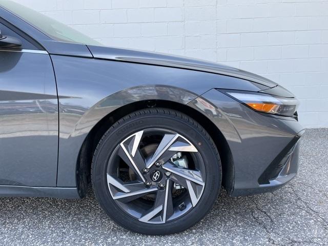 new 2025 Hyundai Elantra car, priced at $25,372