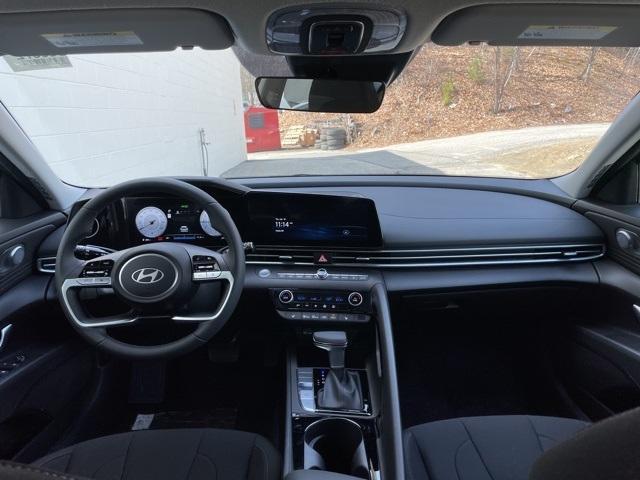 new 2025 Hyundai Elantra car, priced at $25,372