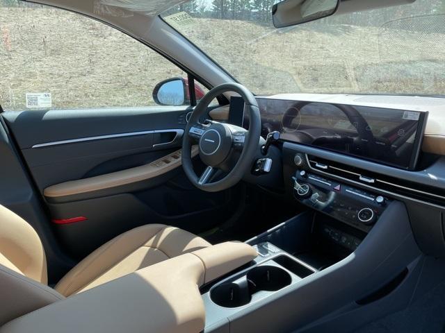 new 2025 Hyundai Sonata Hybrid car, priced at $37,961
