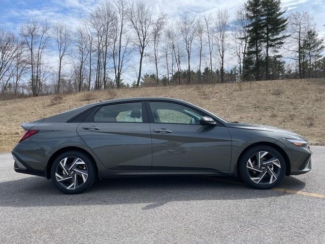 new 2025 Hyundai Elantra car, priced at $23,037