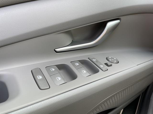 new 2025 Hyundai Elantra car, priced at $23,037