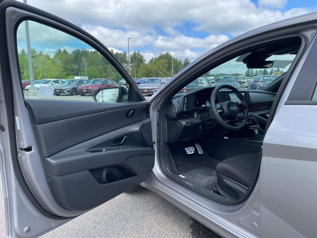 new 2025 Hyundai Elantra car, priced at $23,136