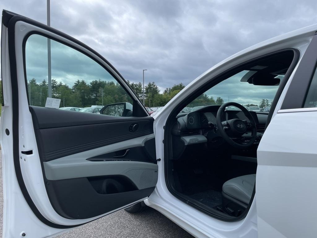 new 2025 Hyundai ELANTRA HEV car, priced at $30,235